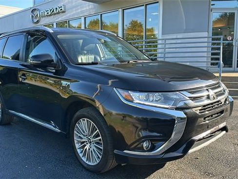 Used 2018 Mitsubishi Outlander SEL image 4