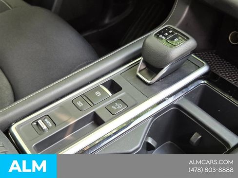 Used 2025 Nissan Pathfinder SV FWD image 23