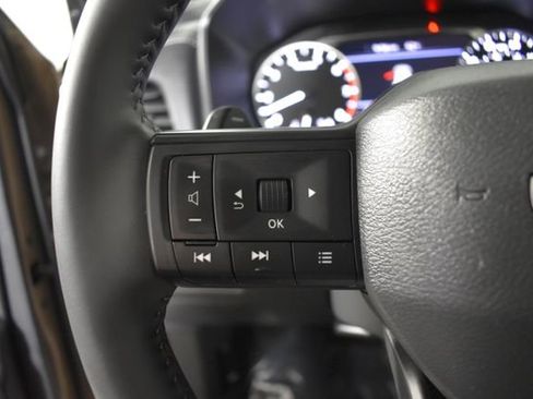 Used 2025 Nissan Rogue SV AWD/4WD image 16