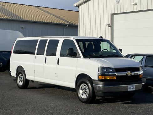 Used 2025 Chevrolet Express 3500 LT w/ LT Preferred Equipment Group RWD image 36
