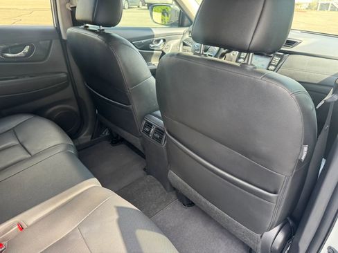 Used 2017 Nissan Rogue SL w/ SL Premium Package FWD image 19