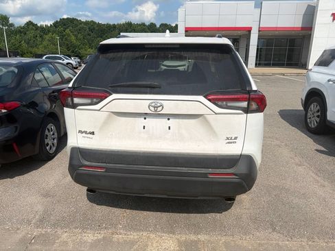Used 2022 Toyota RAV4 XLE AWD/4WD image 6