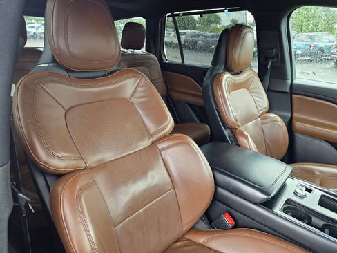 Used 2020 Lincoln Aviator Reserve w/ Equipment Group 202A AWD/4WD image 13