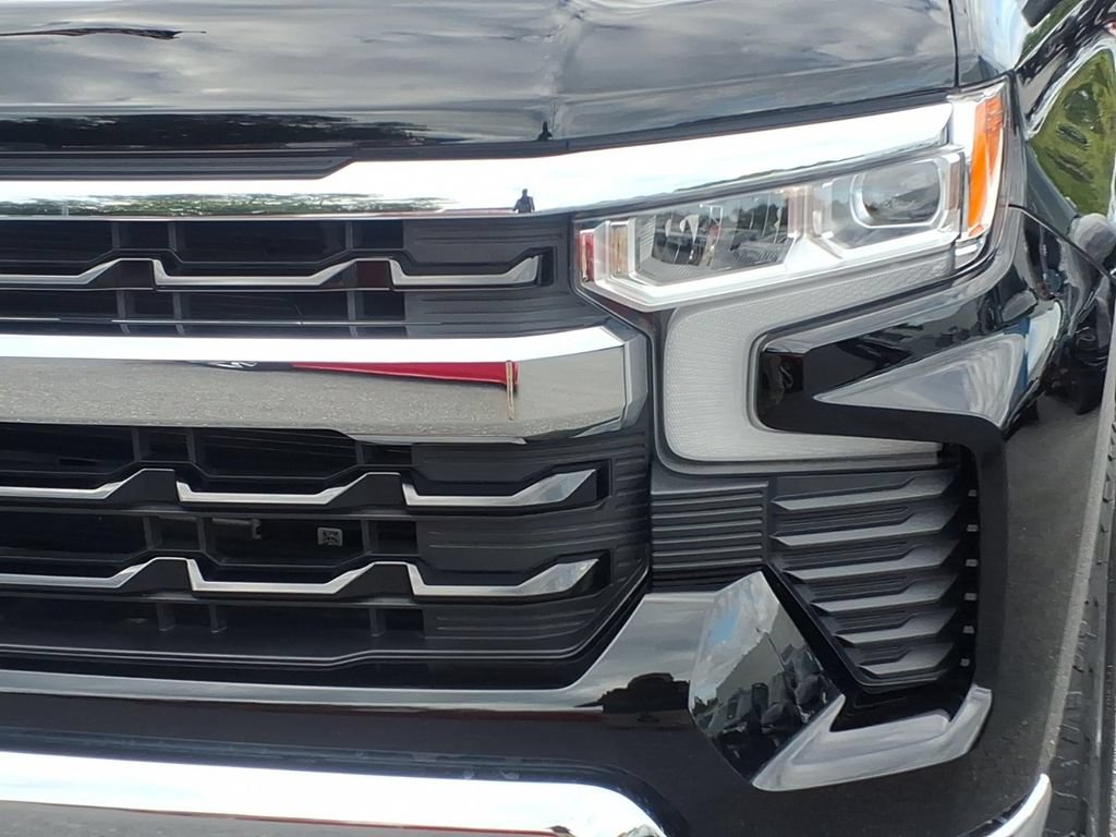 Certified 2025 Chevrolet Silverado 1500 LT AWD/4WD image 7