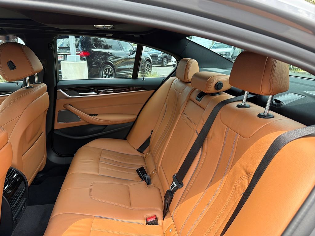 Used 2021 BMW 530i w/ Premium Package RWD image 33