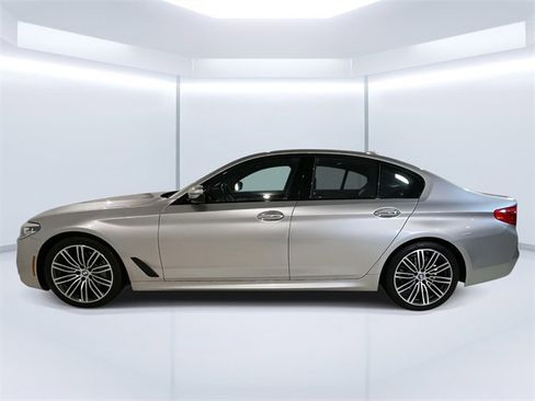 Used 2018 BMW 530i xDrive image 2