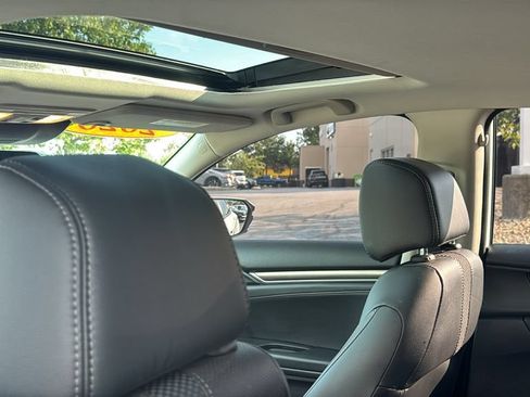 Used 2020 Honda Civic Touring image 31