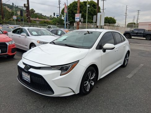 Used 2021 Toyota Corolla LE FWD image 3