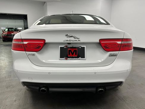 Used 2018 Jaguar XE Premium image 7