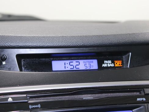 Used 2013 Hyundai Elantra GLS image 39