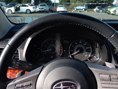 Used 2010 Subaru Legacy 2.5i Limited image 8