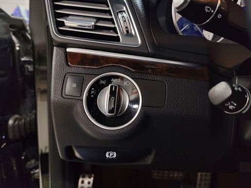 Used 2014 Mercedes-Benz E 550 Cabriolet image 24