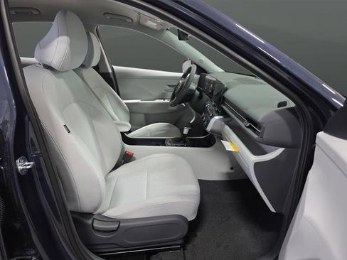 New 2026 Hyundai Kona SE image 28