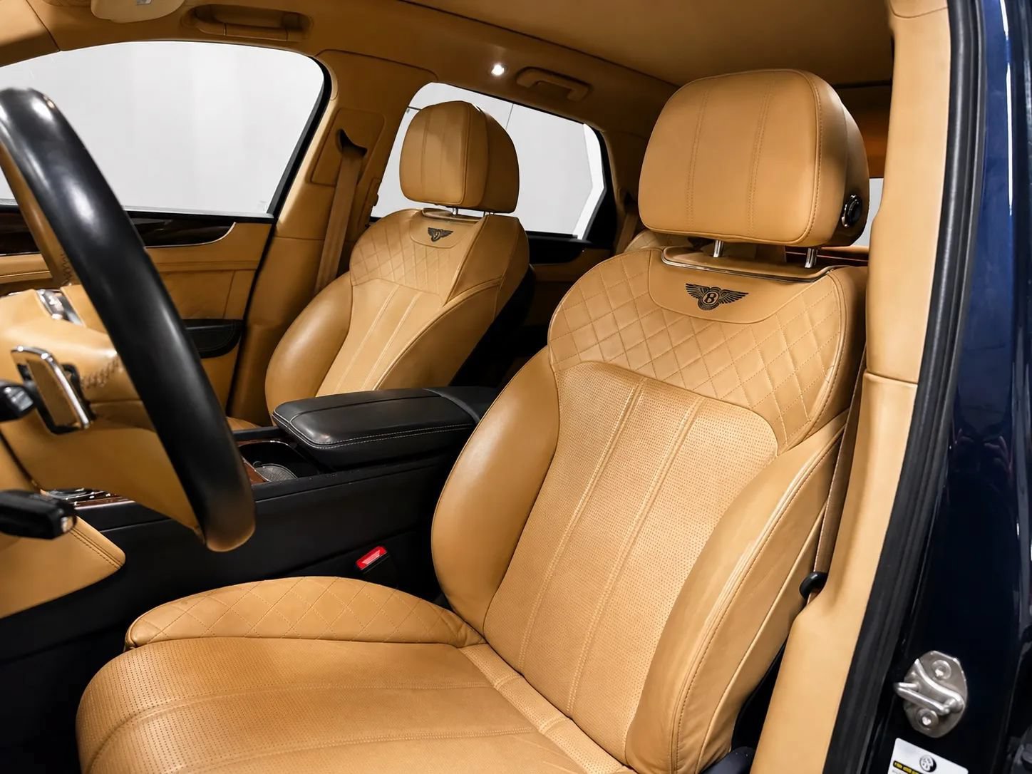 Used 2017 Bentley Bentayga AWD/4WD image 12