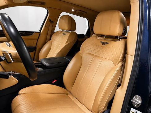Used 2017 Bentley Bentayga AWD/4WD image 12