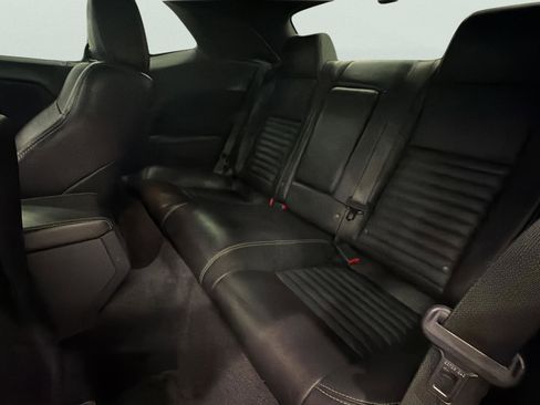 Used 2010 Dodge Challenger R/T RWD image 12