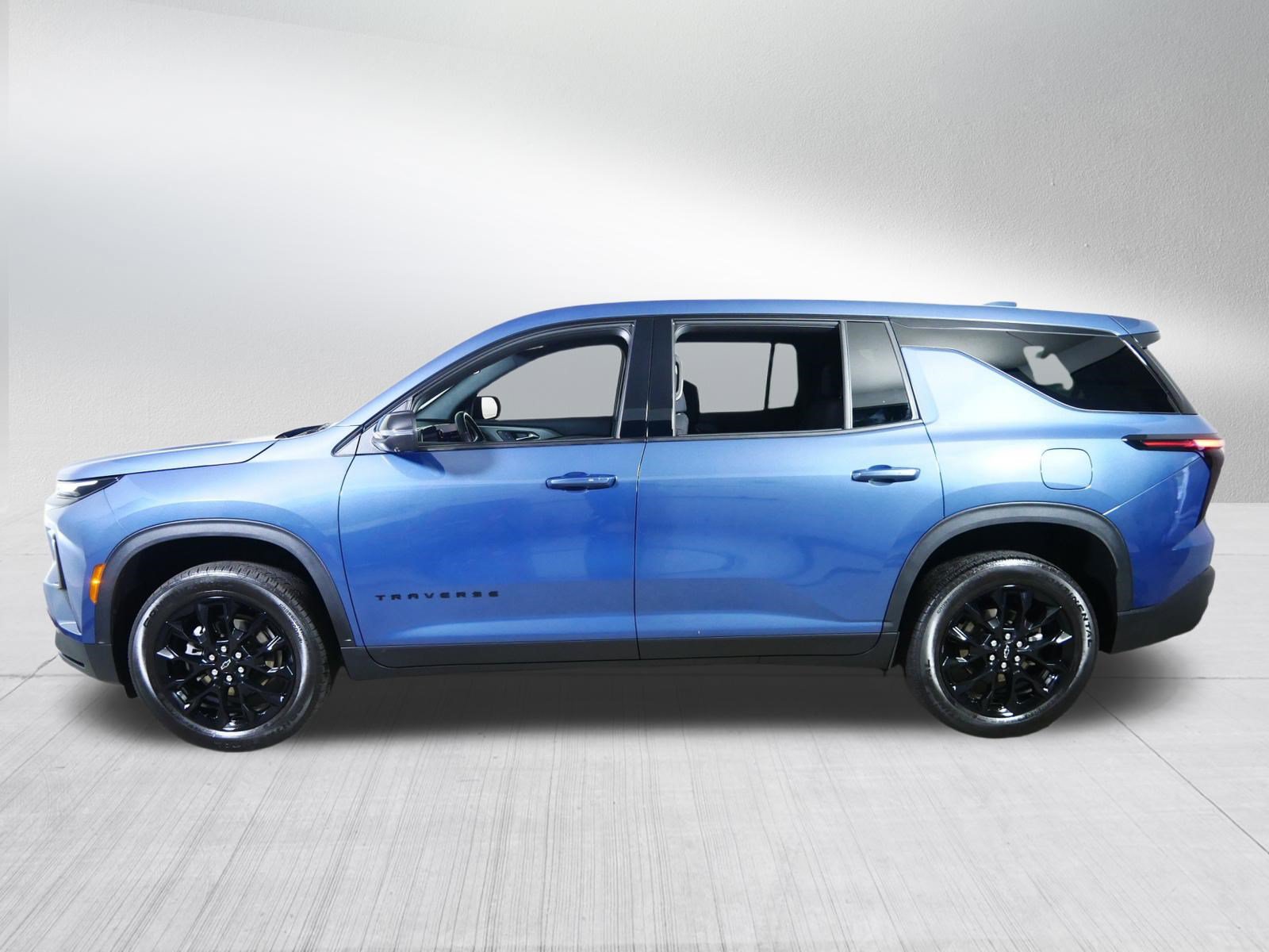 Used 2024 Chevrolet Traverse LS w/ Midnight/Sport Edition AWD/4WD image 3