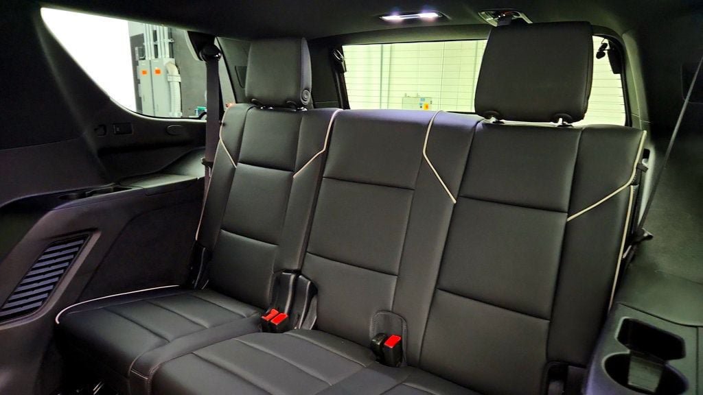 Used 2022 Cadillac Escalade Premium Luxury w/ Performance Package AWD/4WD image 24
