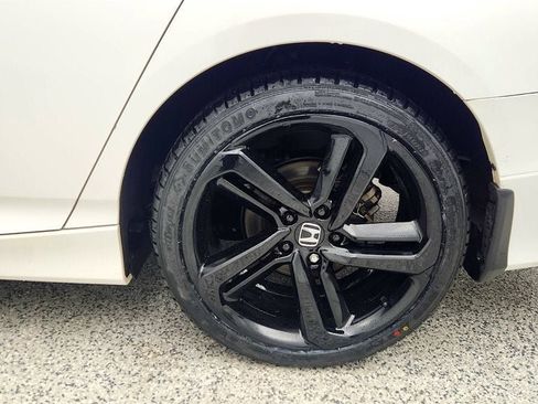 Used 2019 Honda Accord Sport image 9