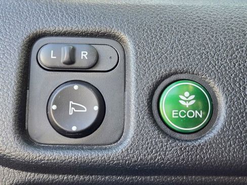 Used 2022 Honda Pilot Sport image 21