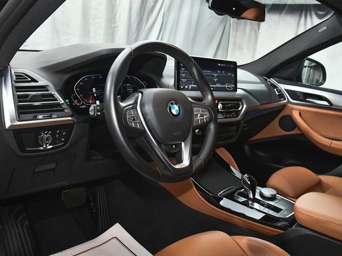 Used 2025 BMW X4 xDrive30i AWD/4WD image 17