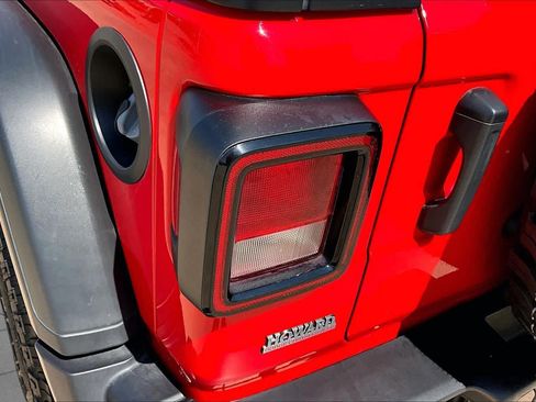 Used 2025 Jeep Wrangler Unlimited Sport AWD/4WD image 28