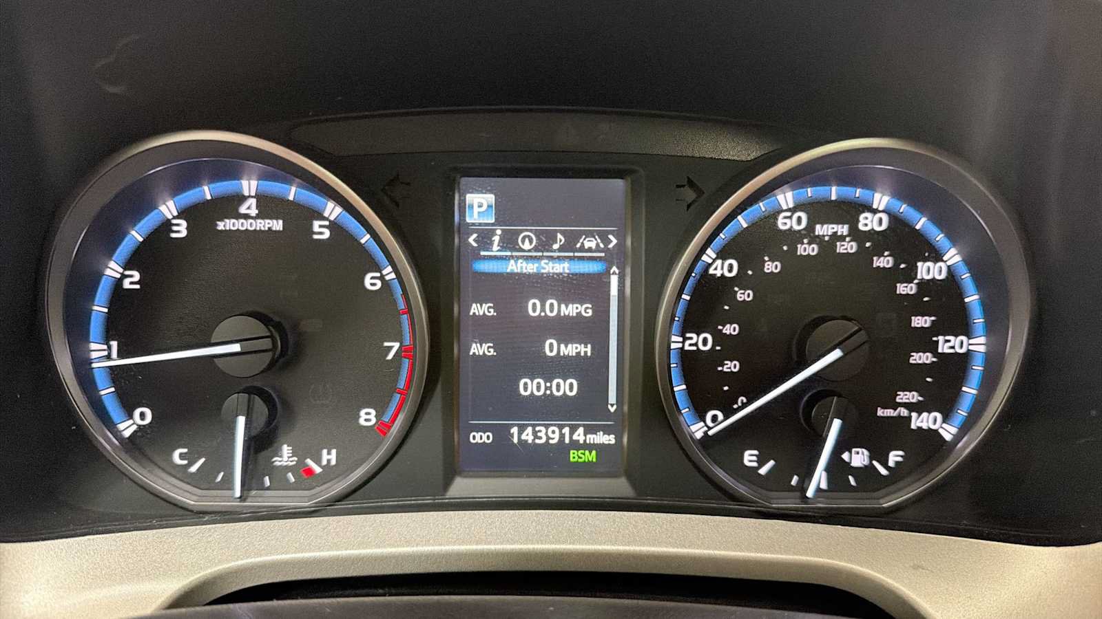 Used 2017 Toyota RAV4 XLE AWD/4WD image 17
