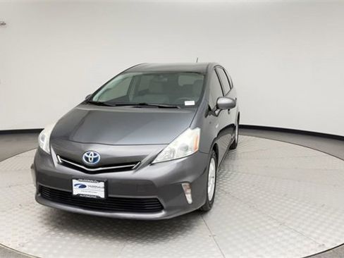 Used 2014 Toyota Prius V Three image 7