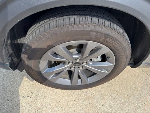 Used 2025 Ford Explorer Active w/ Active Comfort Package AWD/4WD image 12