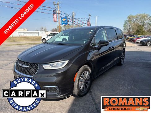 Used 2024 Chrysler Pacifica Limited FWD image 7