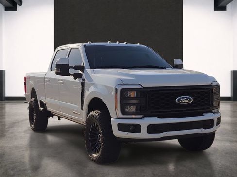 Used 2023 Ford F250 Lariat w/ Lariat Ultimate Package AWD/4WD image 6