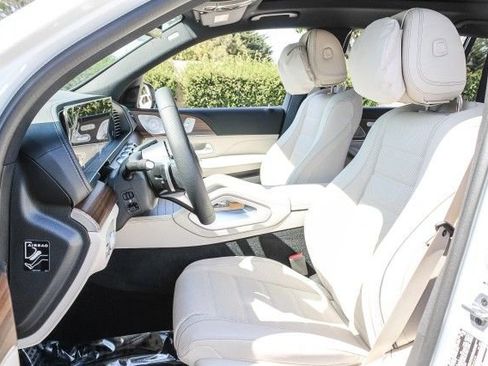New 2025 Mercedes-Benz GLS 580 4MATIC image 19