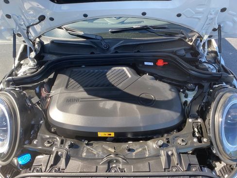 Certified 2024 MINI Cooper SE image 17