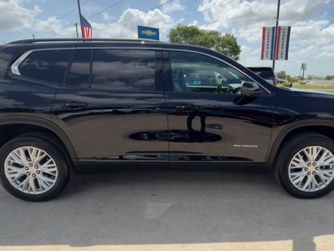 Certified 2026 GMC Acadia Elevation w/ Elevation Premium Package FWD image 9