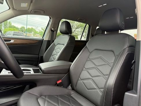 Certified 2025 Volkswagen Atlas SE AWD/4WD image 14