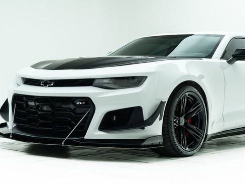 Used 2018 Chevrolet Camaro ZL1 image 10