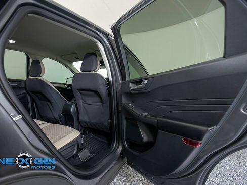 Used 2021 Ford Escape SE FWD image 36