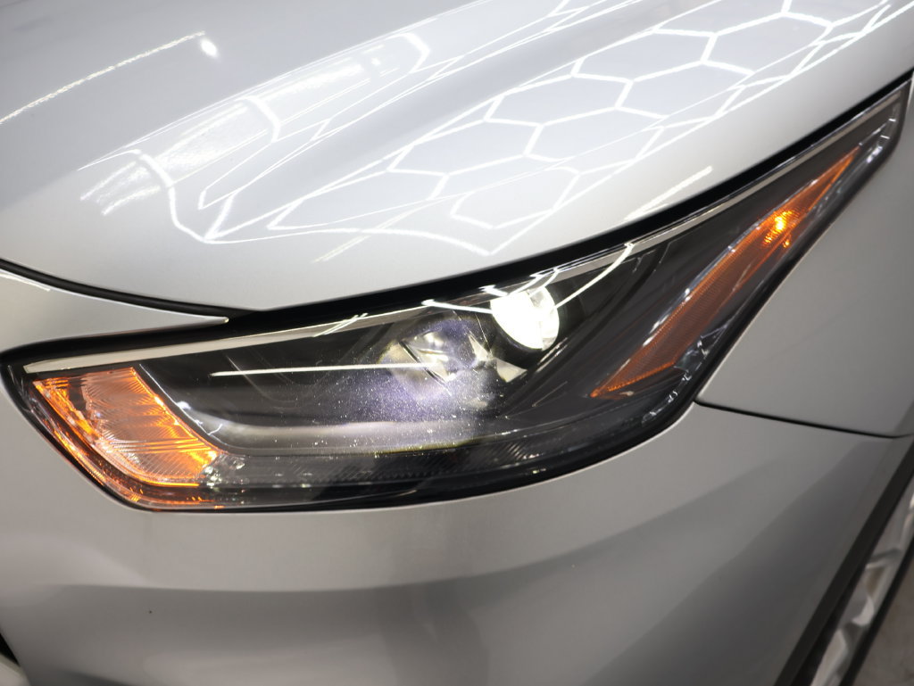Used 2024 Toyota Highlander LE FWD image 29