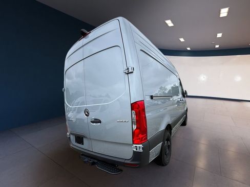 Used 2025 Mercedes-Benz Sprinter 2500 image 4