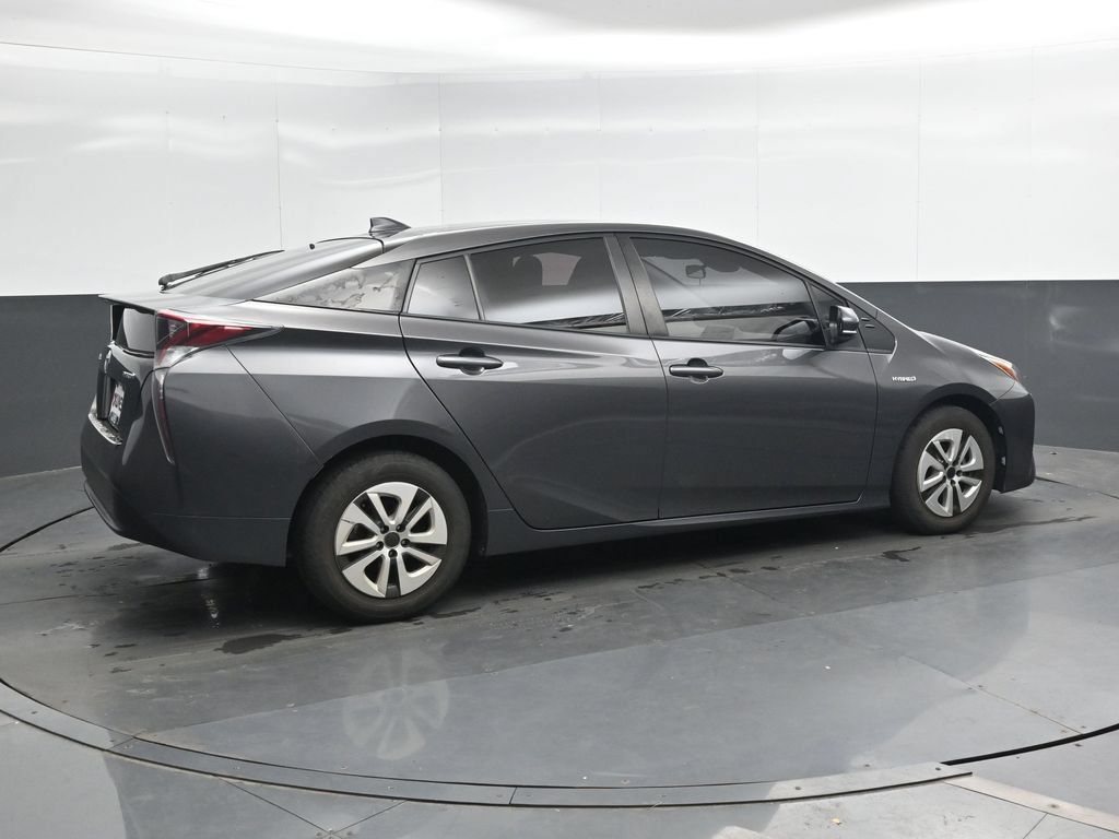 Used 2017 Toyota Prius Two FWD image 2