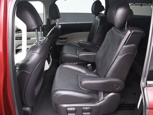 Certified 2024 Kia Carnival SX Prestige image 29