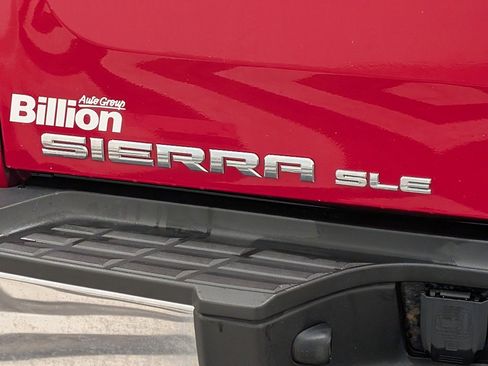 Used 2011 GMC Sierra 2500 SLE w/ SLE Preferred Package image 5