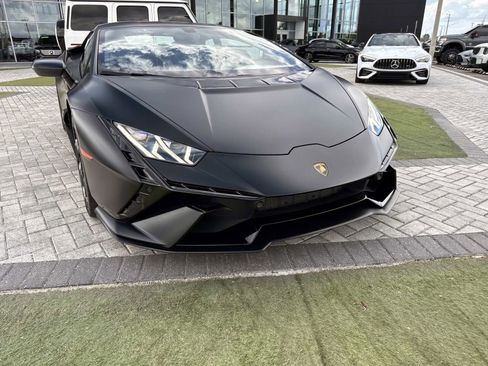 Used 2024 Lamborghini Huracan Tecnica RWD image 8