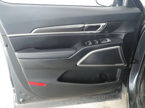 Used 2024 Kia Telluride LX image 6