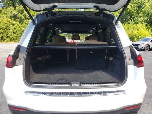 Used 2025 Mercedes-Benz GLS 580 4MATIC image 9