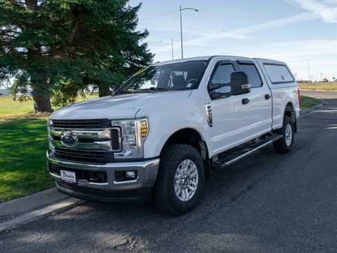 Used 2019 Ford F250 XLT w/ Camper Package image 1