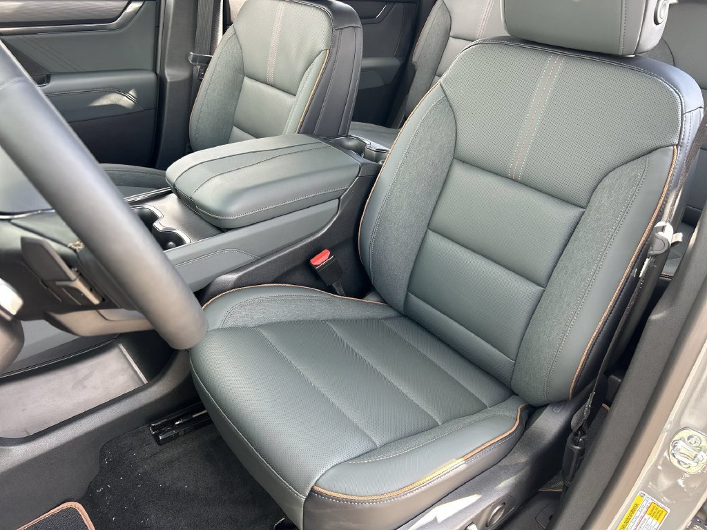New 2027 GMC Acadia AT4 w/ Luxury Package AWD/4WD image 19
