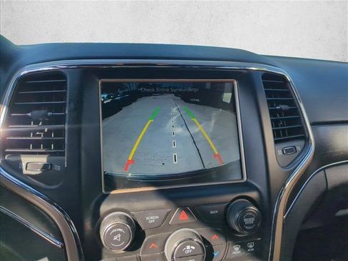 Used 2017 Jeep Grand Cherokee Limited w/ Luxury Group II image 9