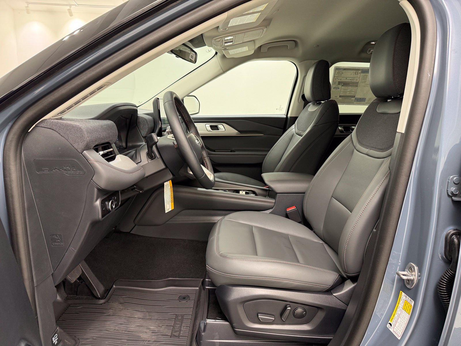 New 2026 Ford Explorer Active w/ Active Comfort Package AWD/4WD image 14