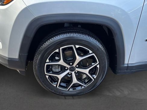 Used 2025 Jeep Compass Limited image 12